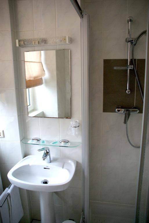 Hotel Charly'S Gare Senningerberg Zimmer foto